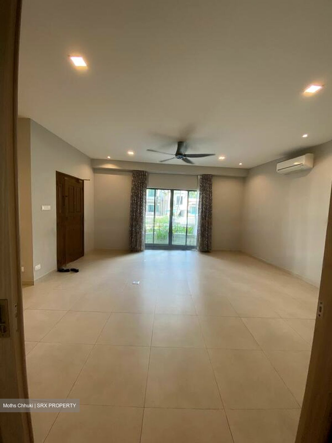 Gold Coast Condo (D5), Condominium #475763681